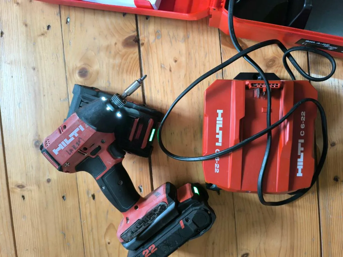 Hilti nuron impact driver 22 v
2 bateries
Charger - Image 2