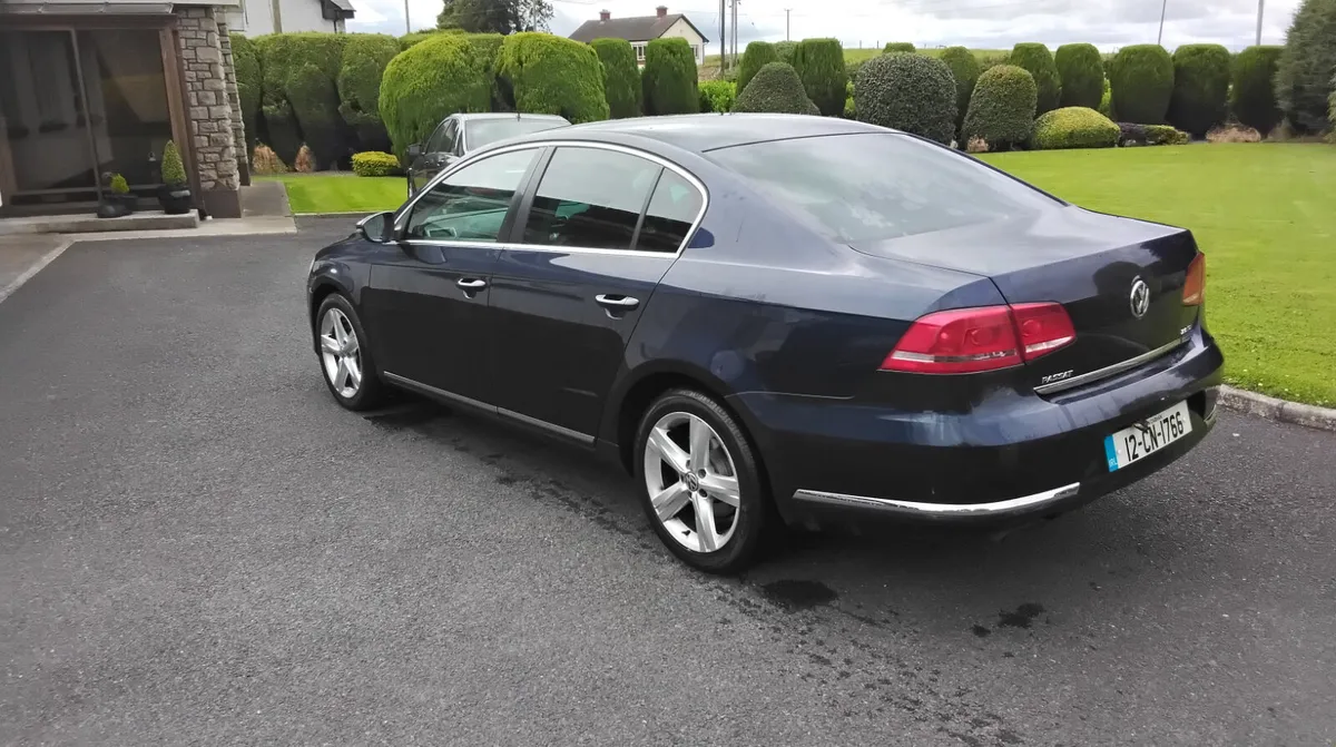 VOLKSWAGON PASSAT 2.0L TDI COMFORTLINE - Image 2