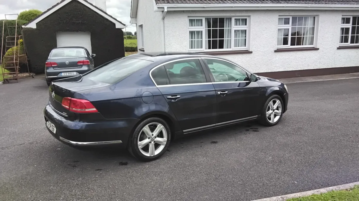 VOLKSWAGON PASSAT 2.0L TDI COMFORTLINE - Image 4