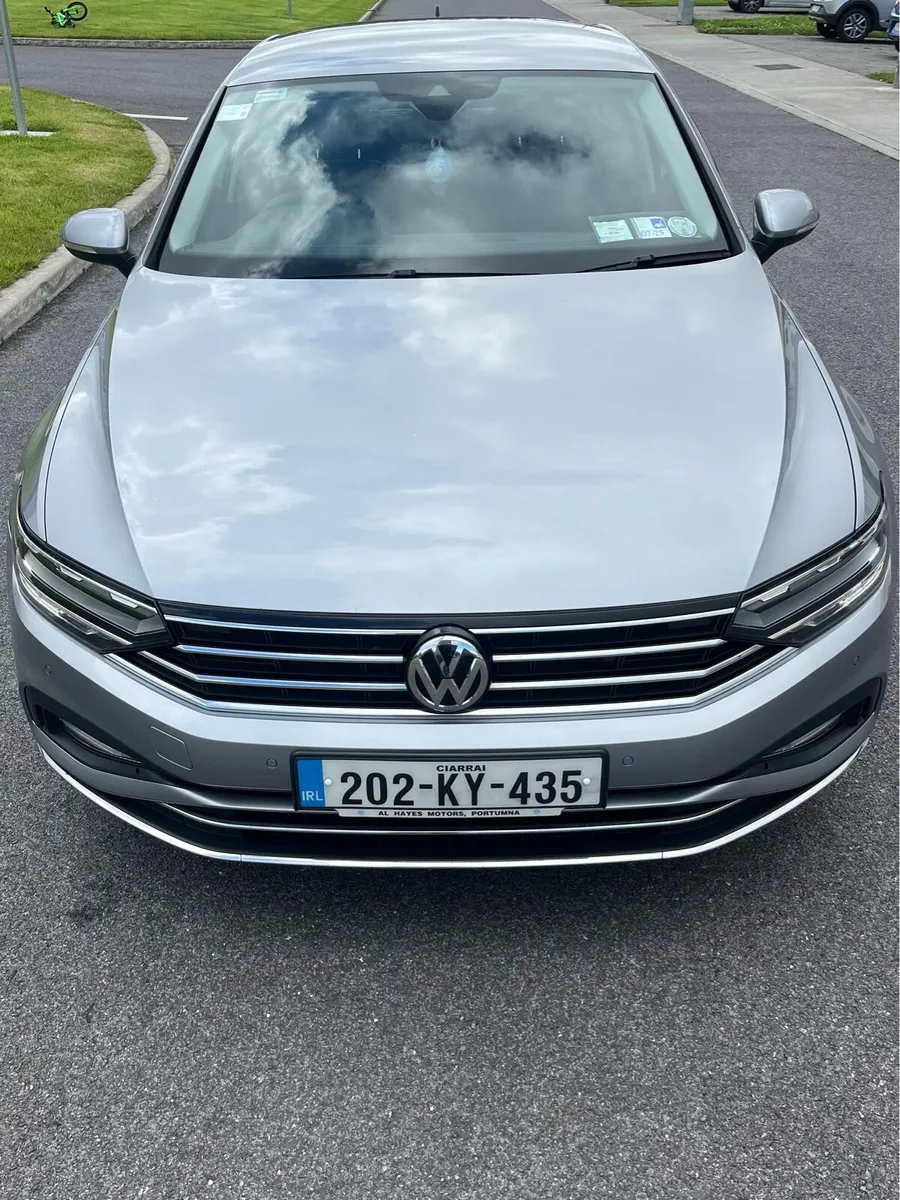 2020 Volkswagen Passat elegance - Image 1