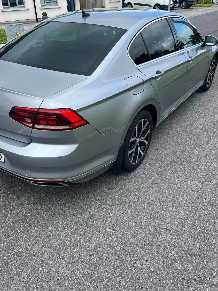 2020 Volkswagen Passat elegance - Image 4