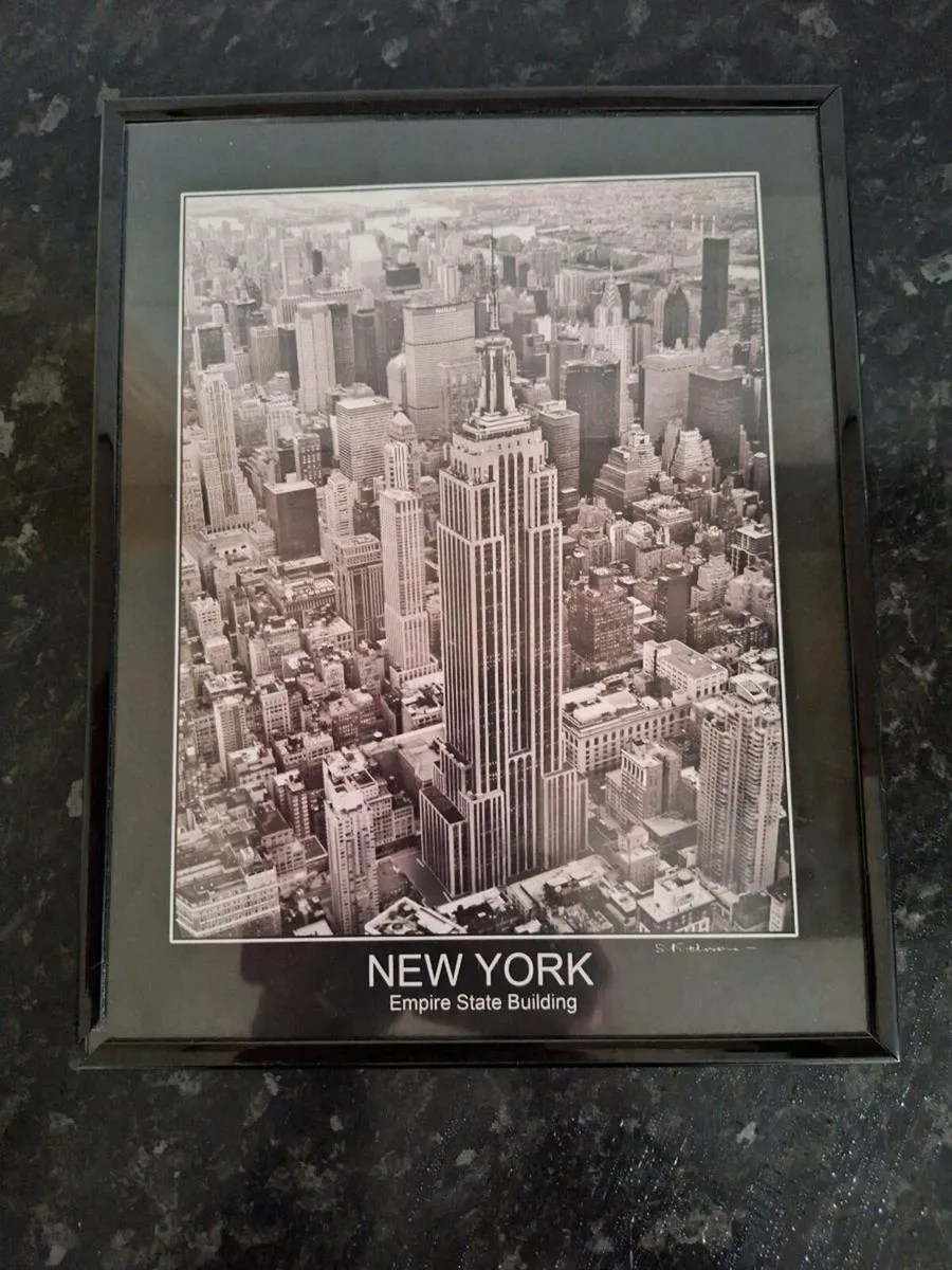 Four small framed prints of New York see dimension - Image 3