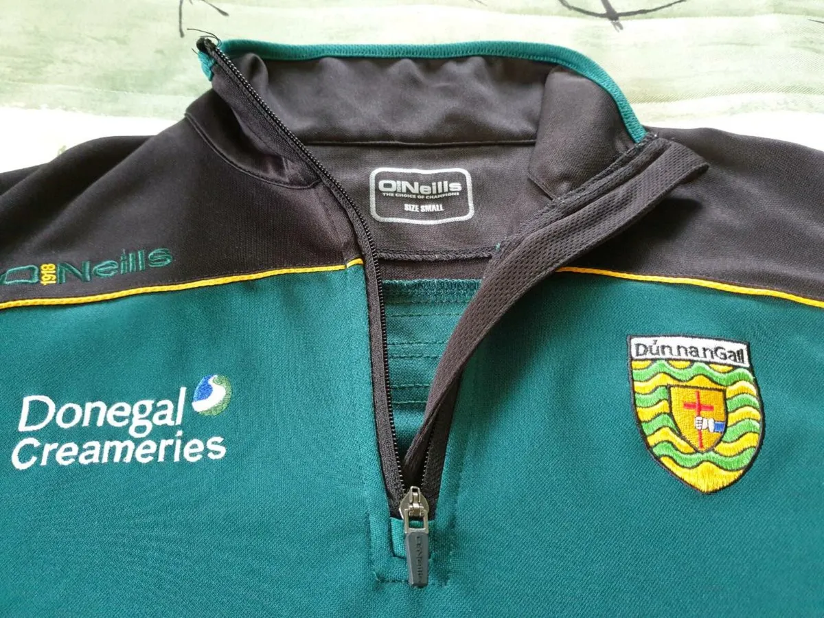 Donegal Football Gaelic GAA Half Zip Top Small - Image 2