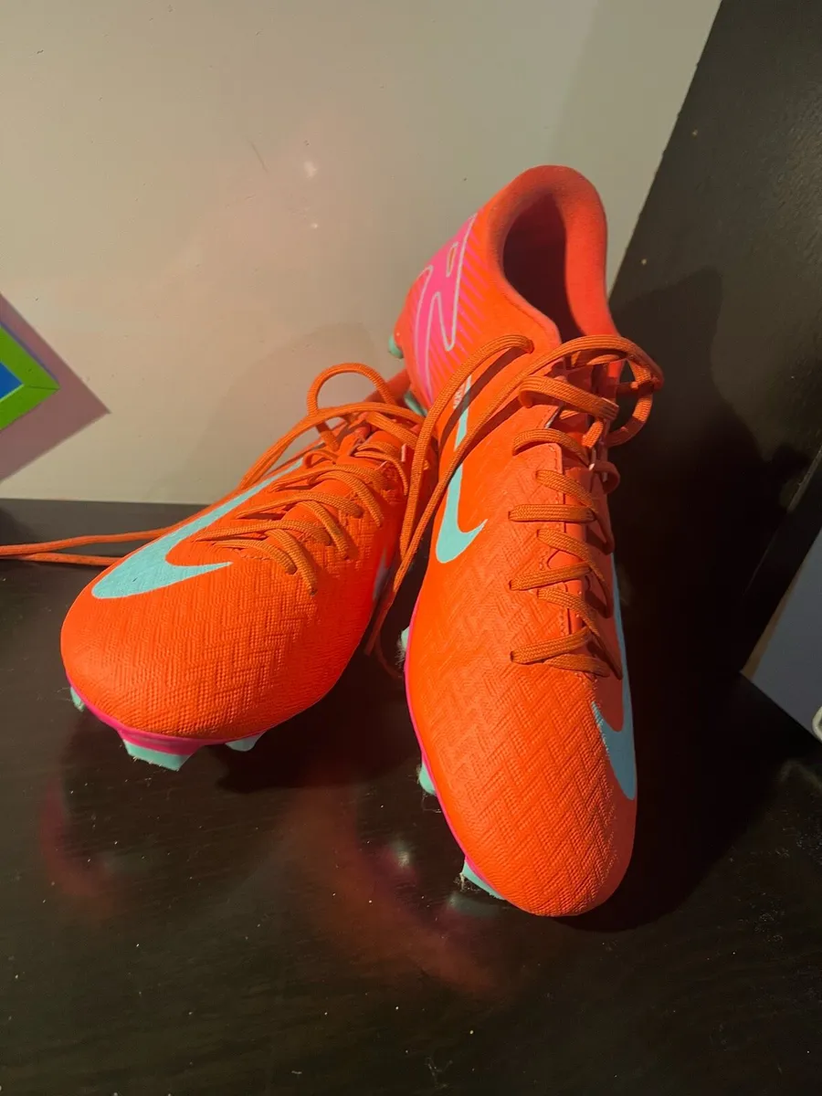 Football boots - Image 4