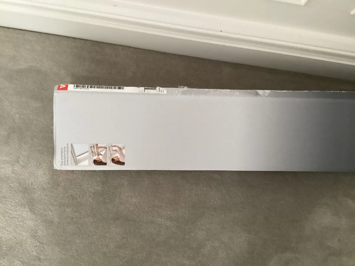 Velux Manual blackout blind - Image 1