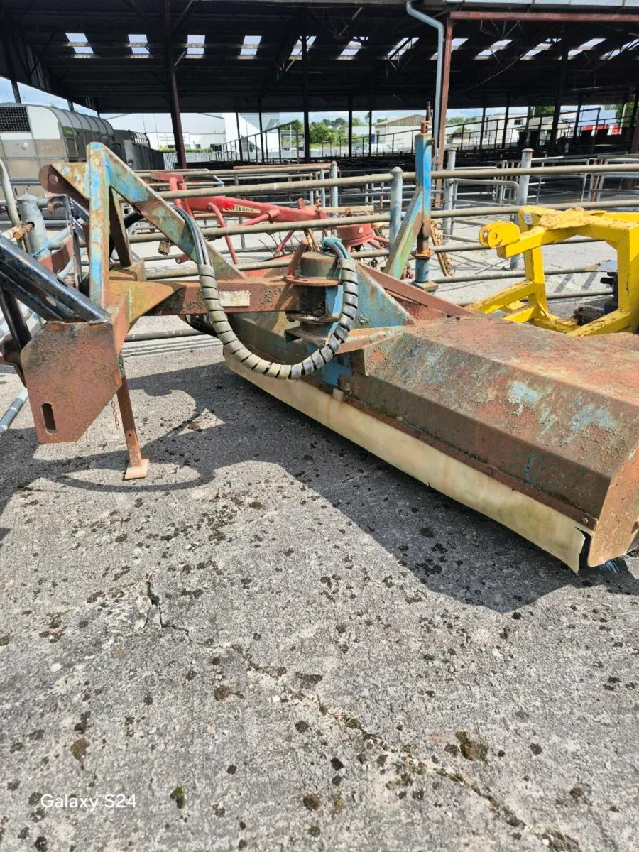 Tractor  Road  Sweeper  NC - Image 2