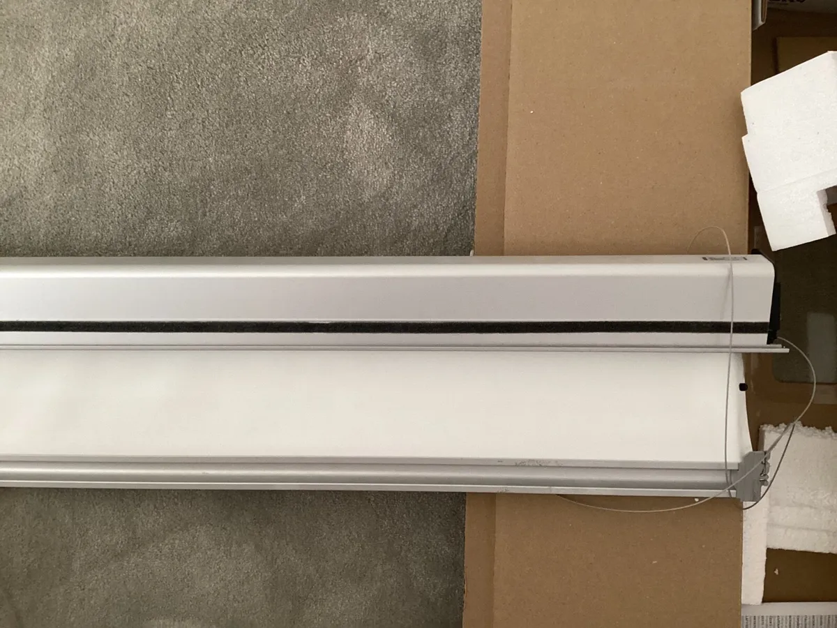 Velux Manual blackout blind - Image 3