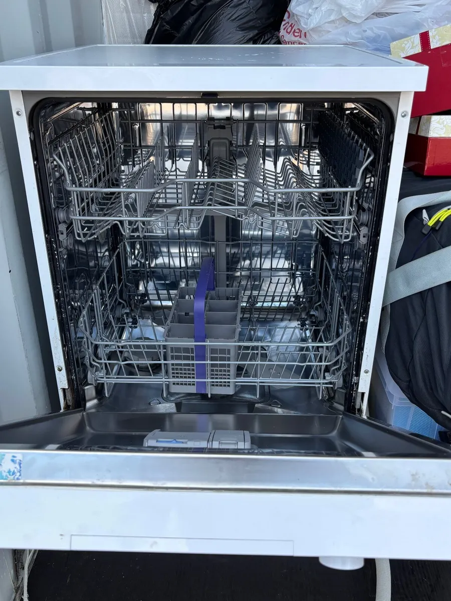 Dishwasher - Image 2