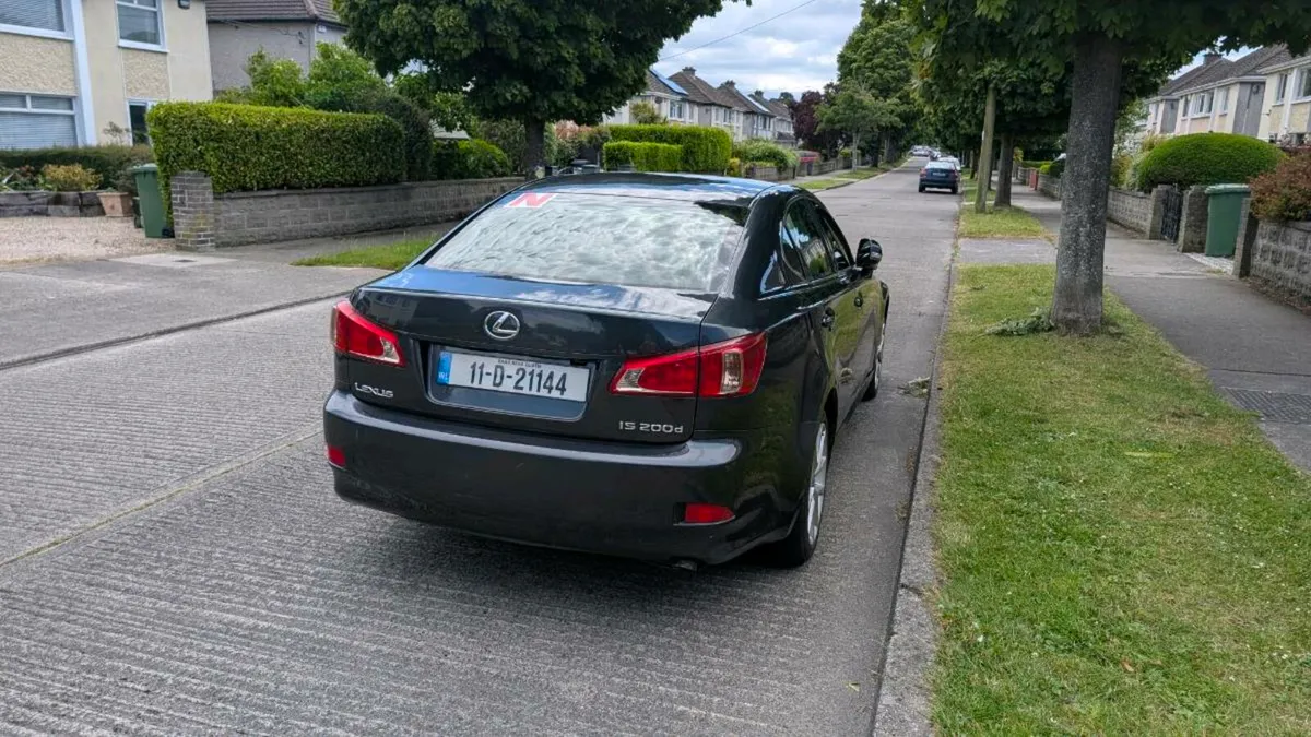 Lexus IS200D turbo diesel 2.2L - Image 2