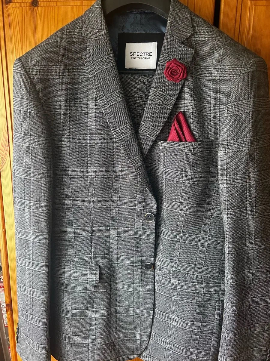 Men suit - Image 1