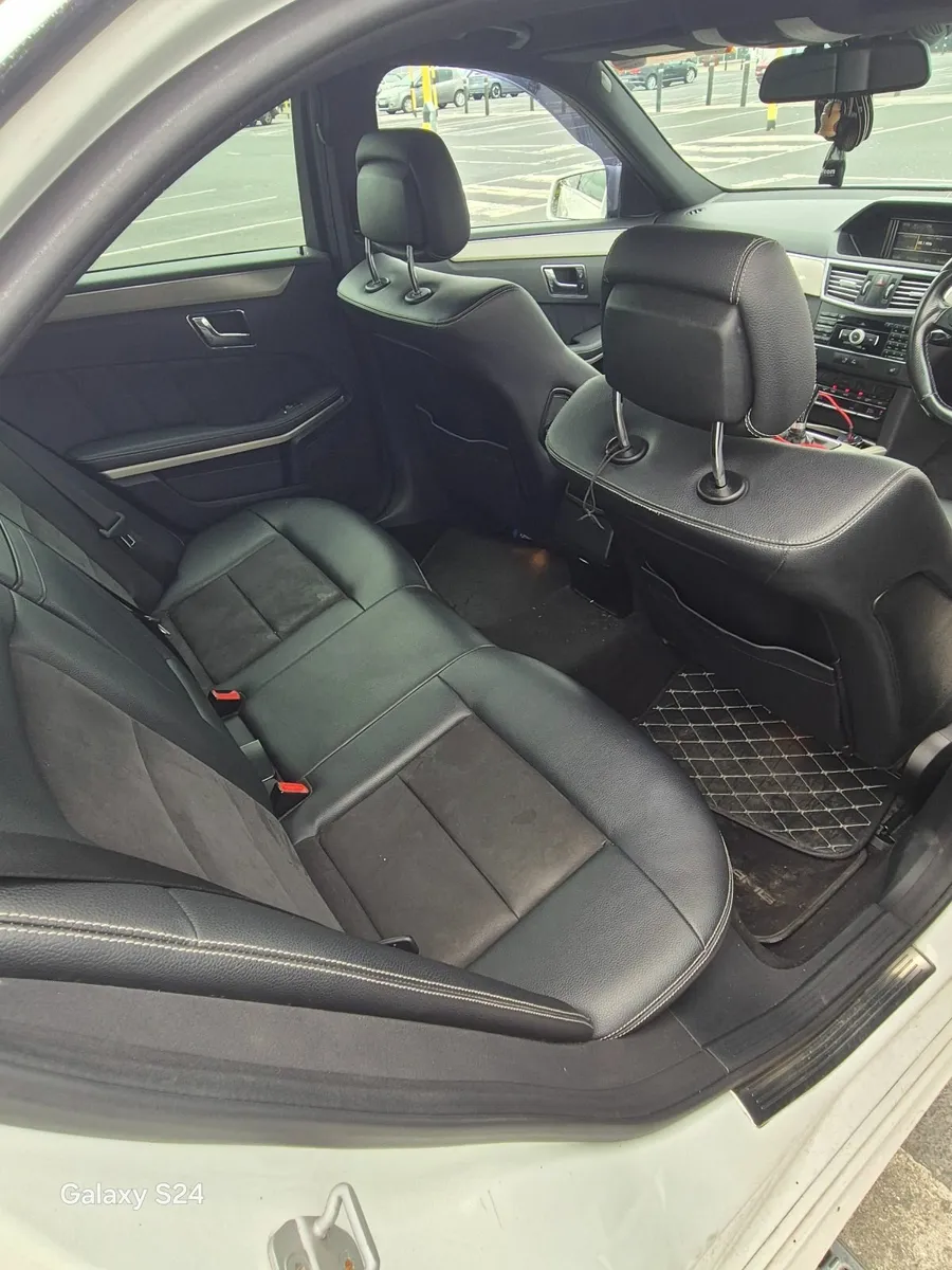 Mercedes-Benz E-Class 2010 - Image 2