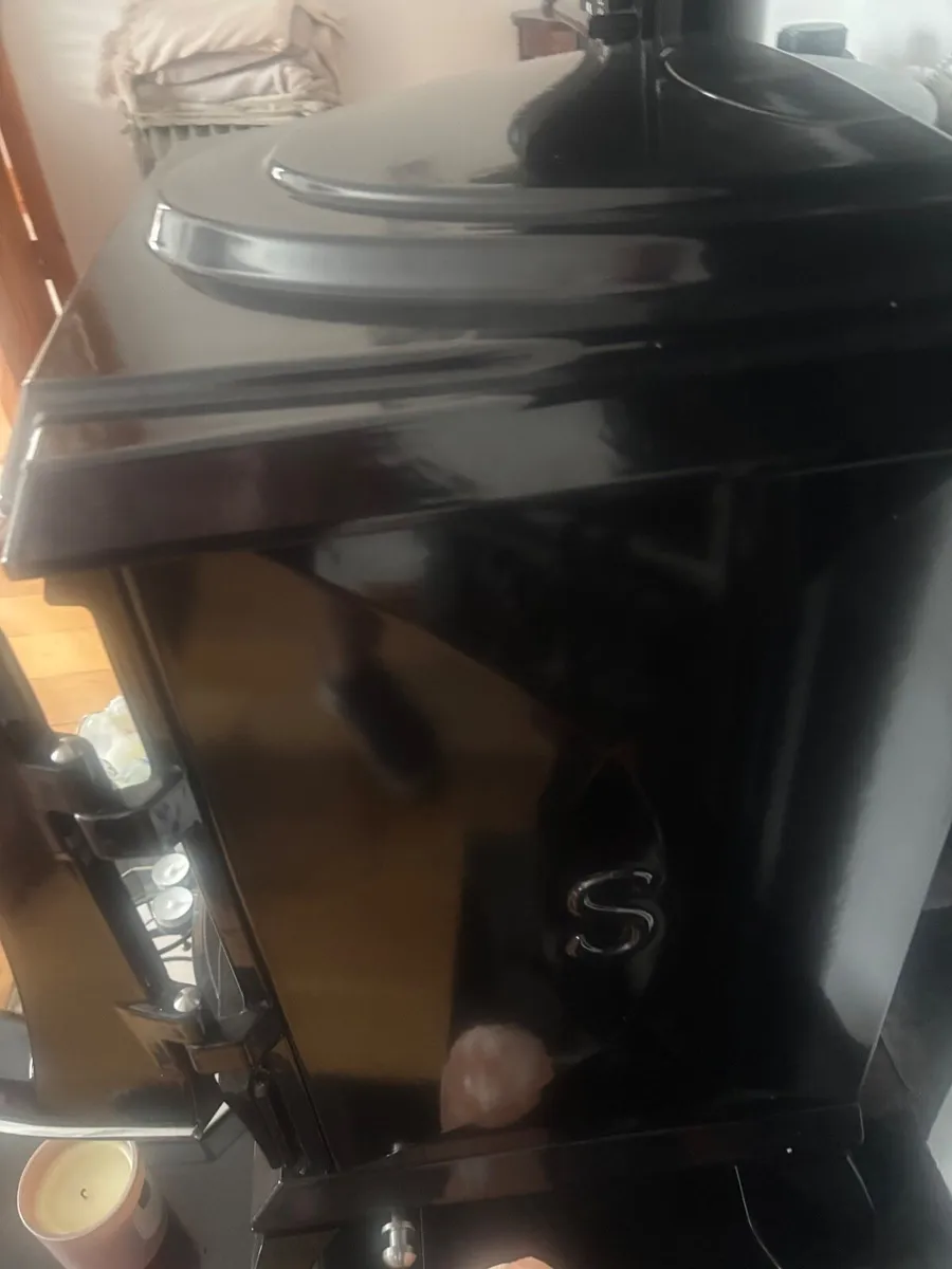 Reginald Stanley stove black metallic - Image 1