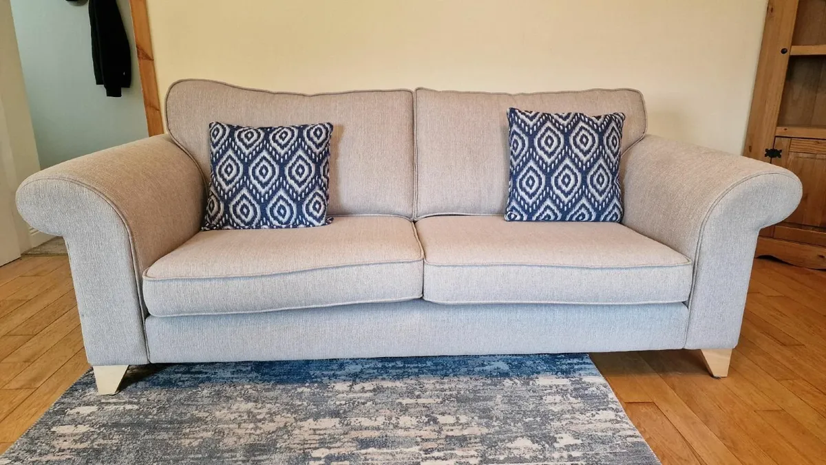 sofa - Image 1