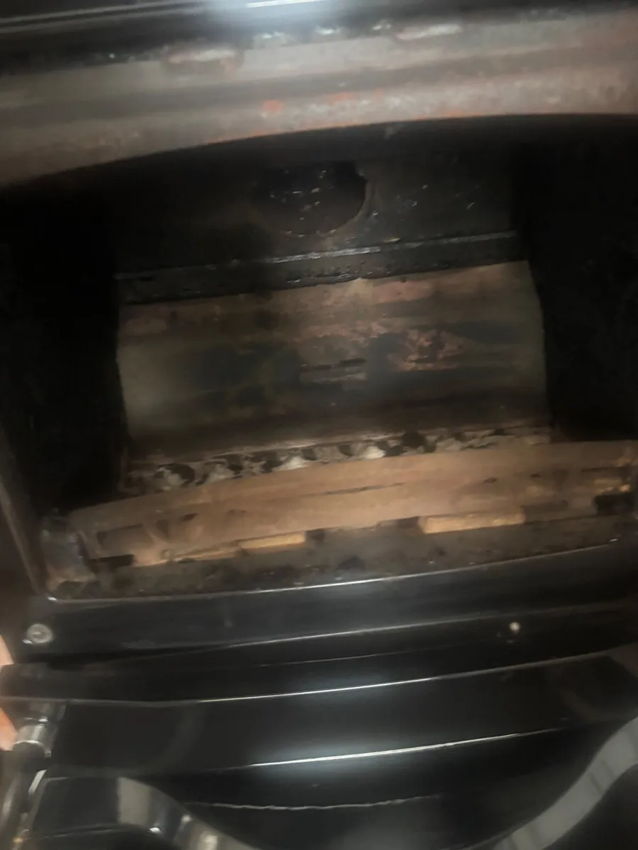 Reginald Stanley stove black metallic - Image 3