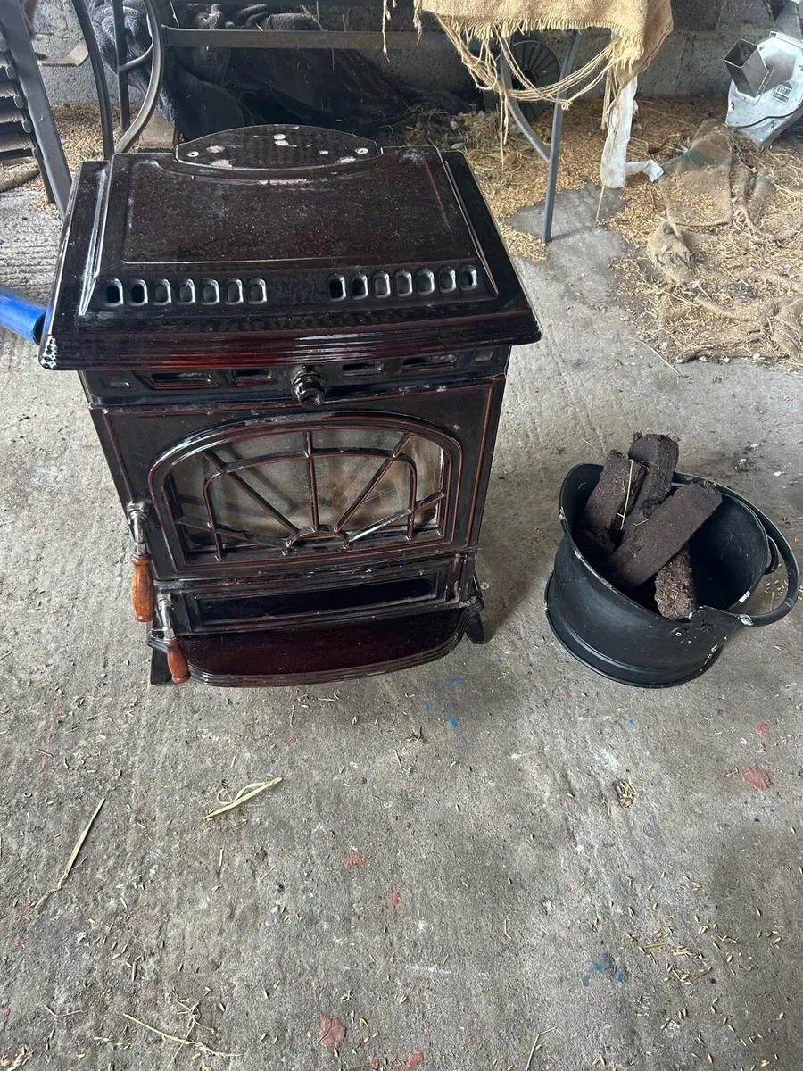 Solid fuel stove - Image 2
