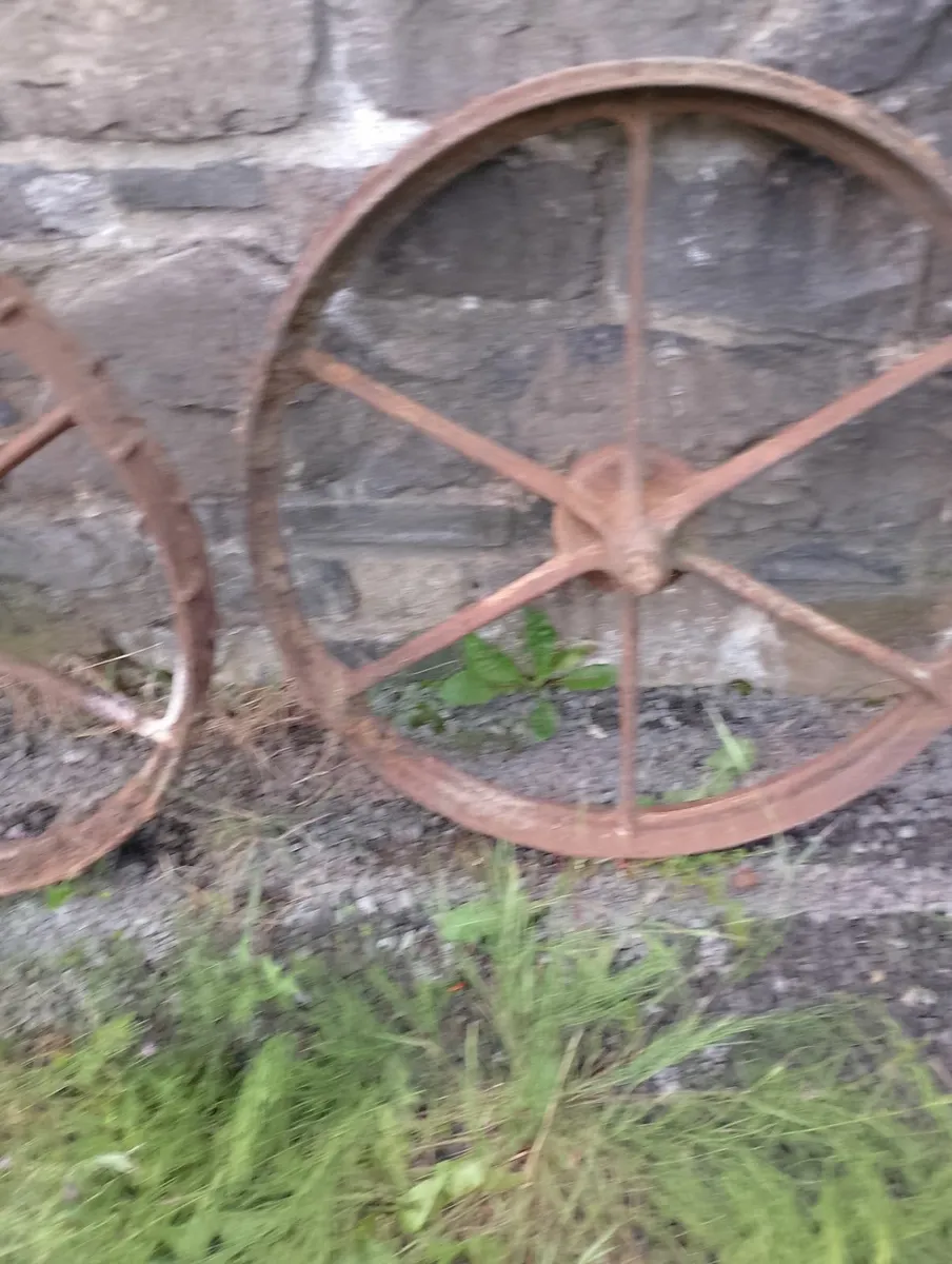 Pair Antique iron wheels 30 inch - Image 2
