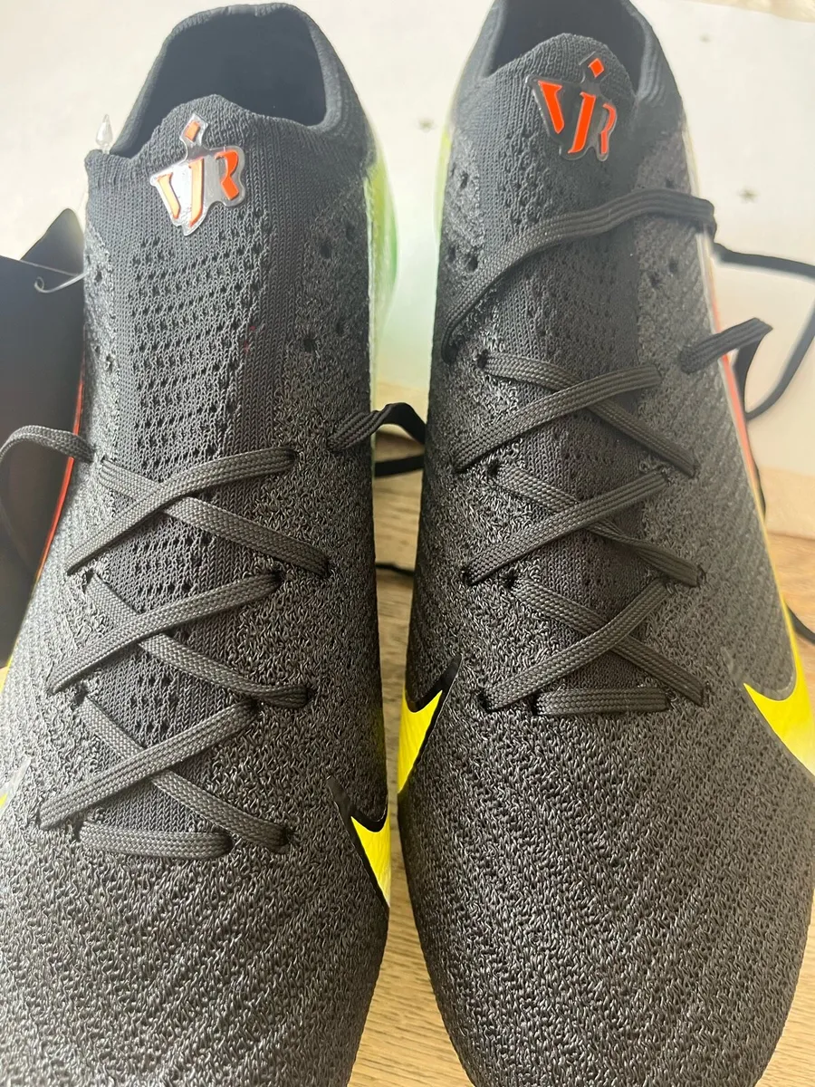Football boots - Image 4