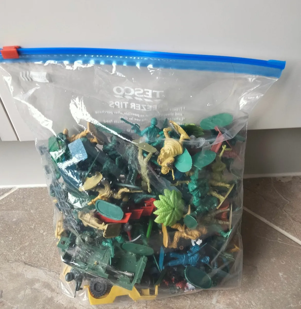 Mini Army Men Action Figures - Image 2