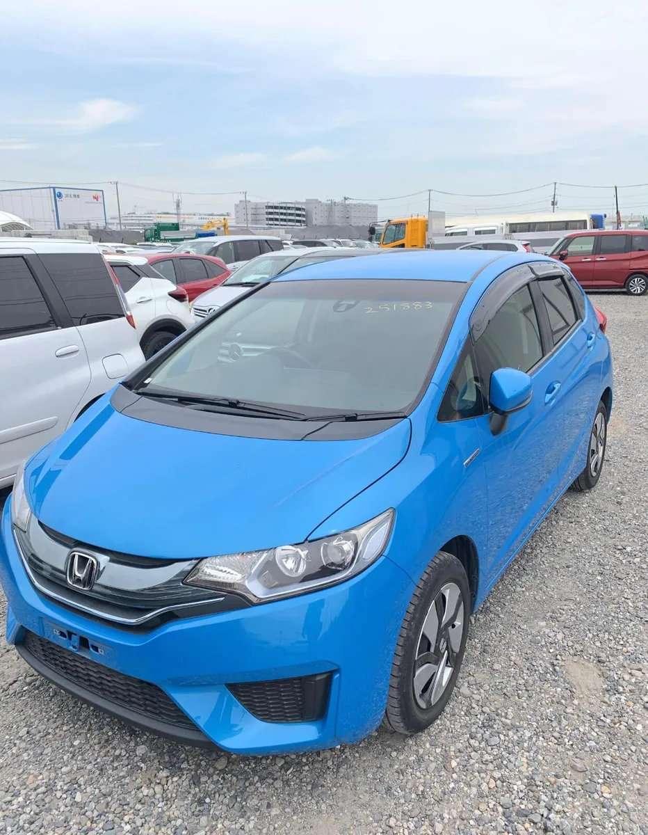 2014 Honda Fit 1.5 Hybrid LOW KMS - Image 1
