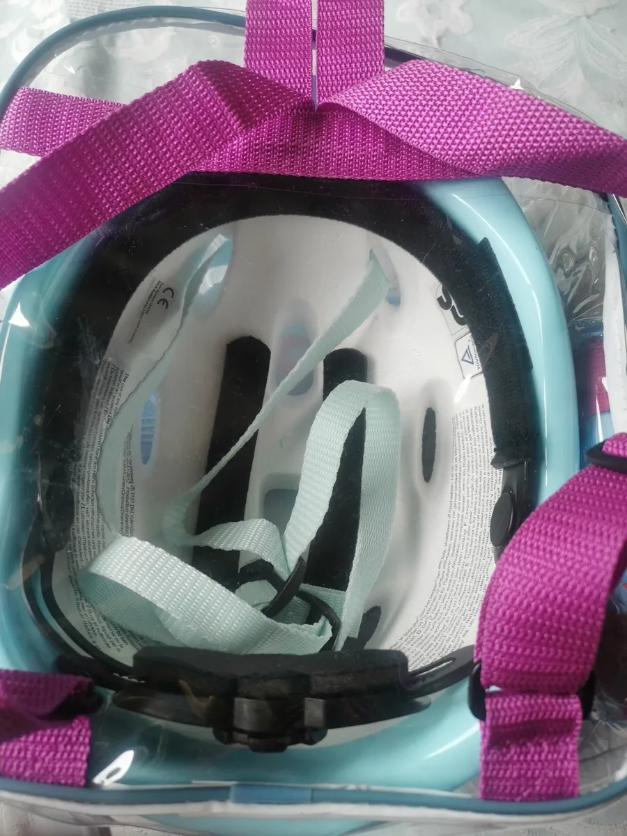 Bicycle helmet (frozen) - Image 3