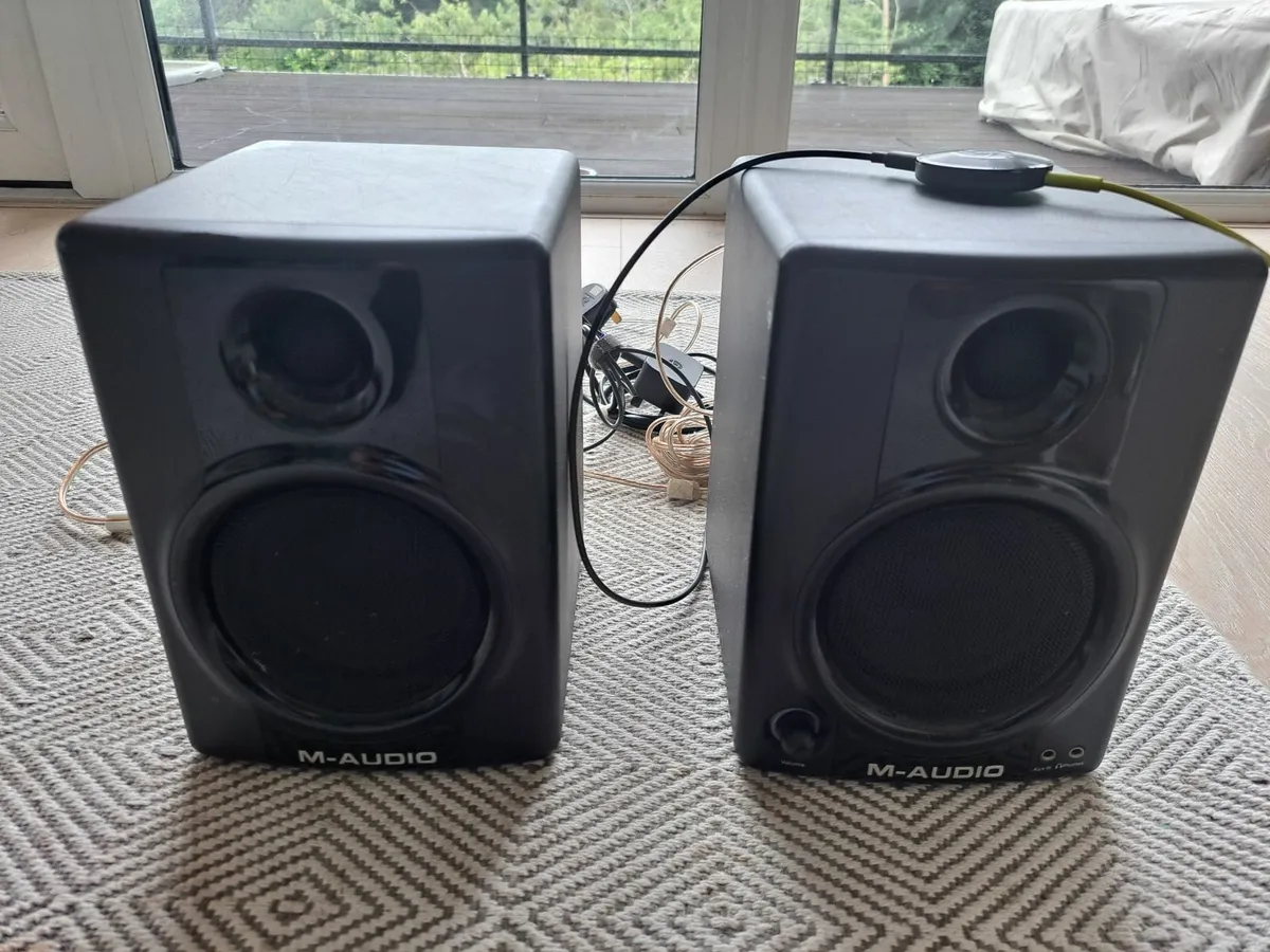 Speakers M-Audio AV 40 + Chromecast audio - Image 1