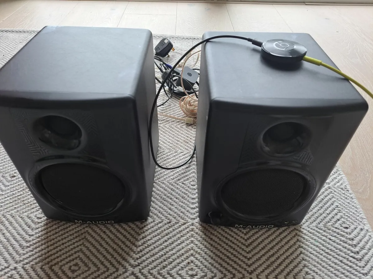 Speakers M-Audio AV 40 + Chromecast audio - Image 2