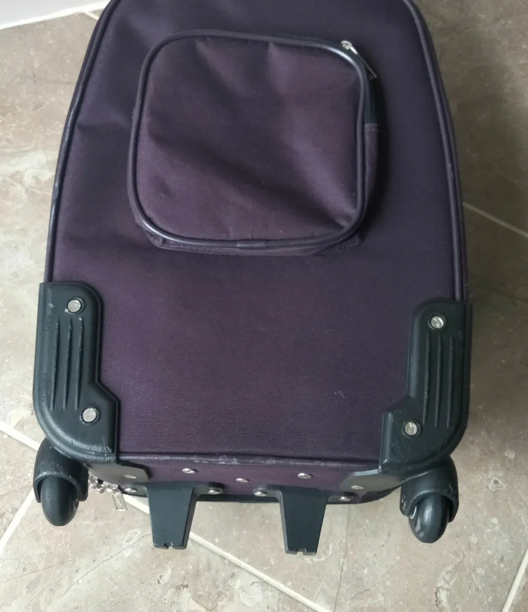 Cabin size suitcase - Image 2