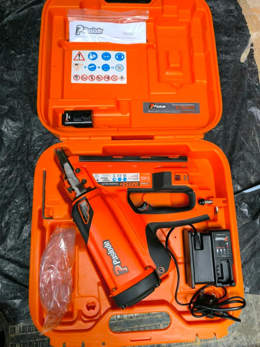 Paslode Im 350+ 
Battery charger in carry case - Image 1
