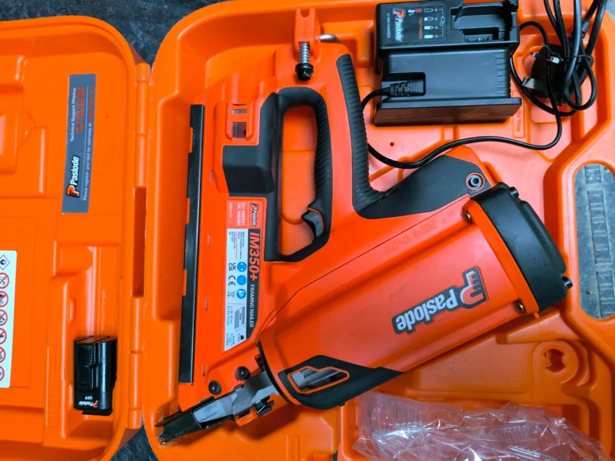 Paslode Im 350+ 
Battery charger in carry case - Image 4