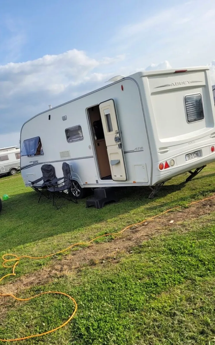 09 Abbey 4/5 berth & remote mover & Awning - Image 2