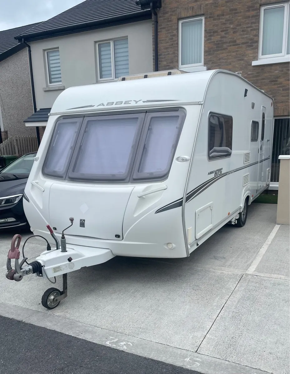 09 Abbey 4/5 berth & remote mover & Awning - Image 4