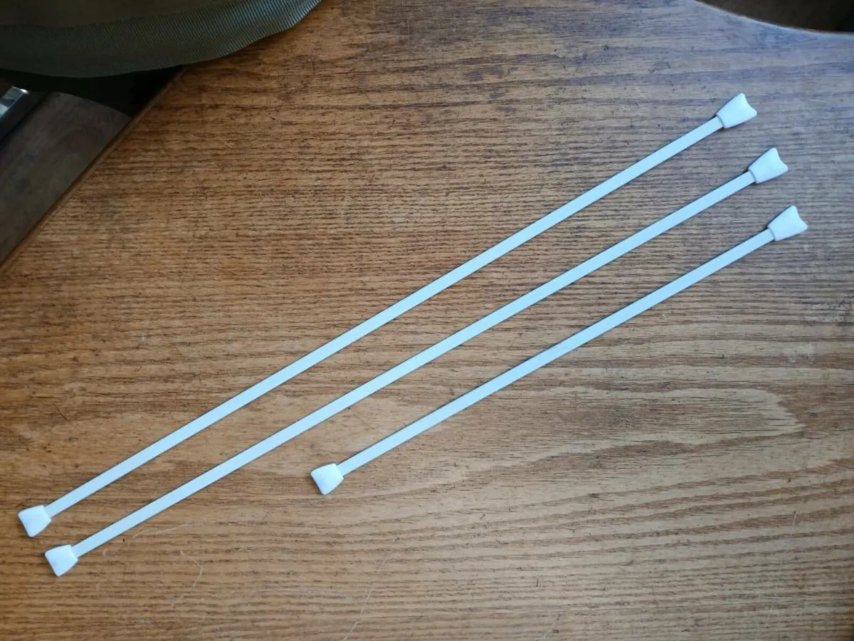 Three battens, sail batten.