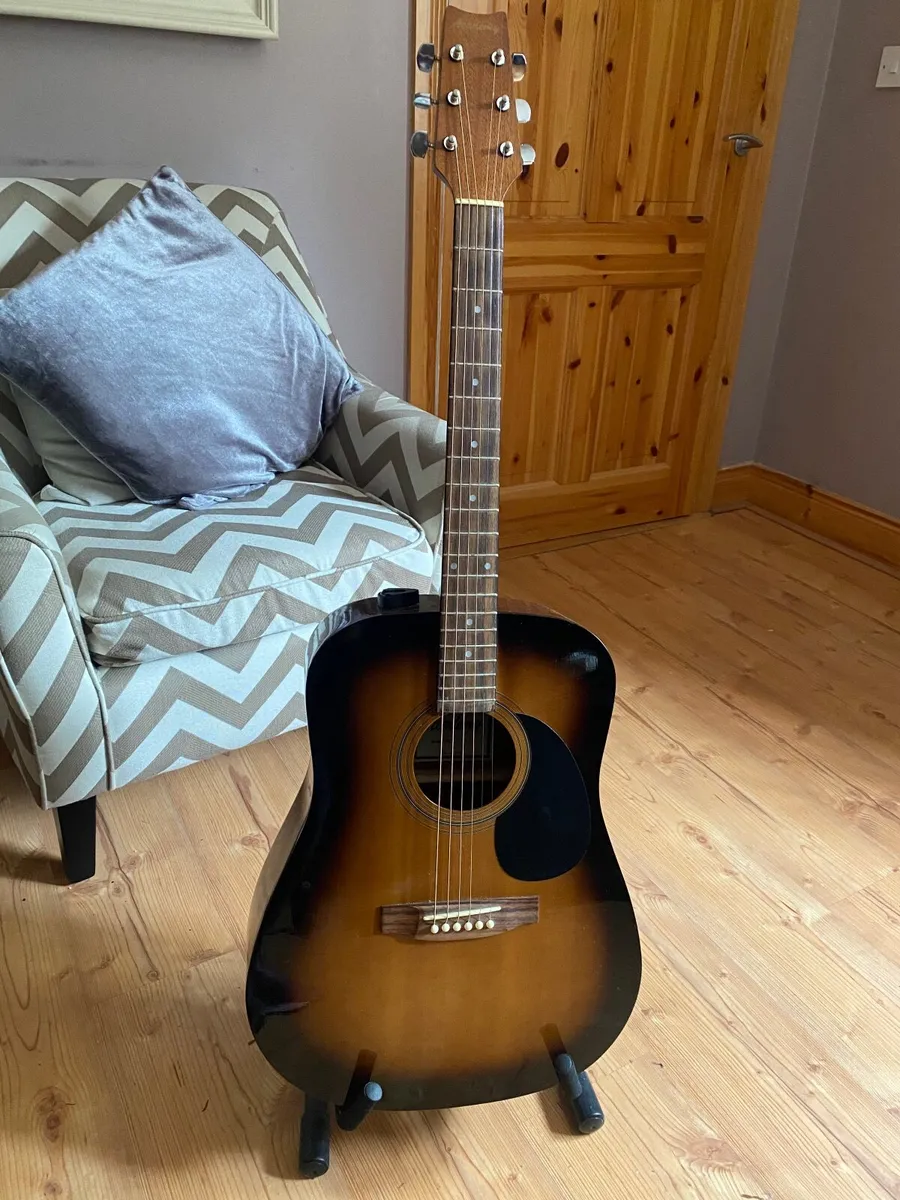 Acoustic guitar - Image 1
