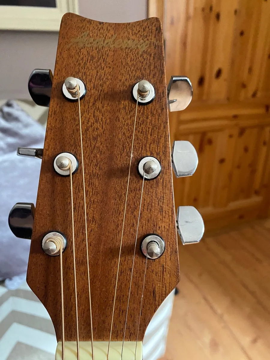Acoustic guitar - Image 2