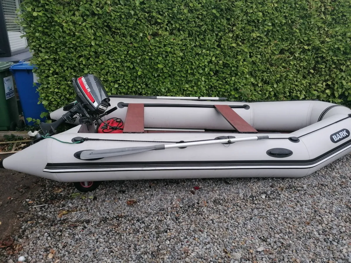 Boat and outboard engine - Image 4