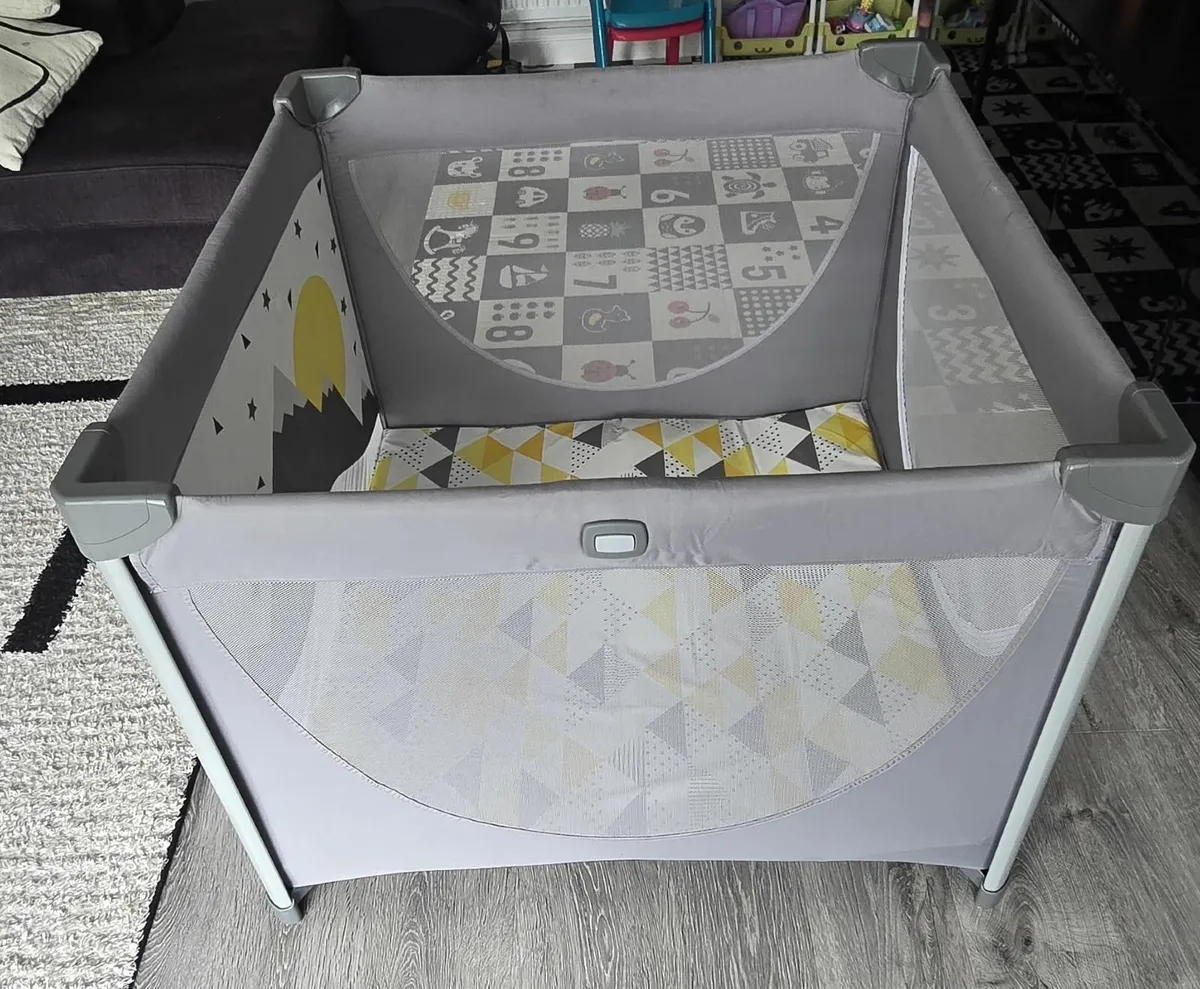 Joie baby Playpen | Cot - excellent condition - Image 3