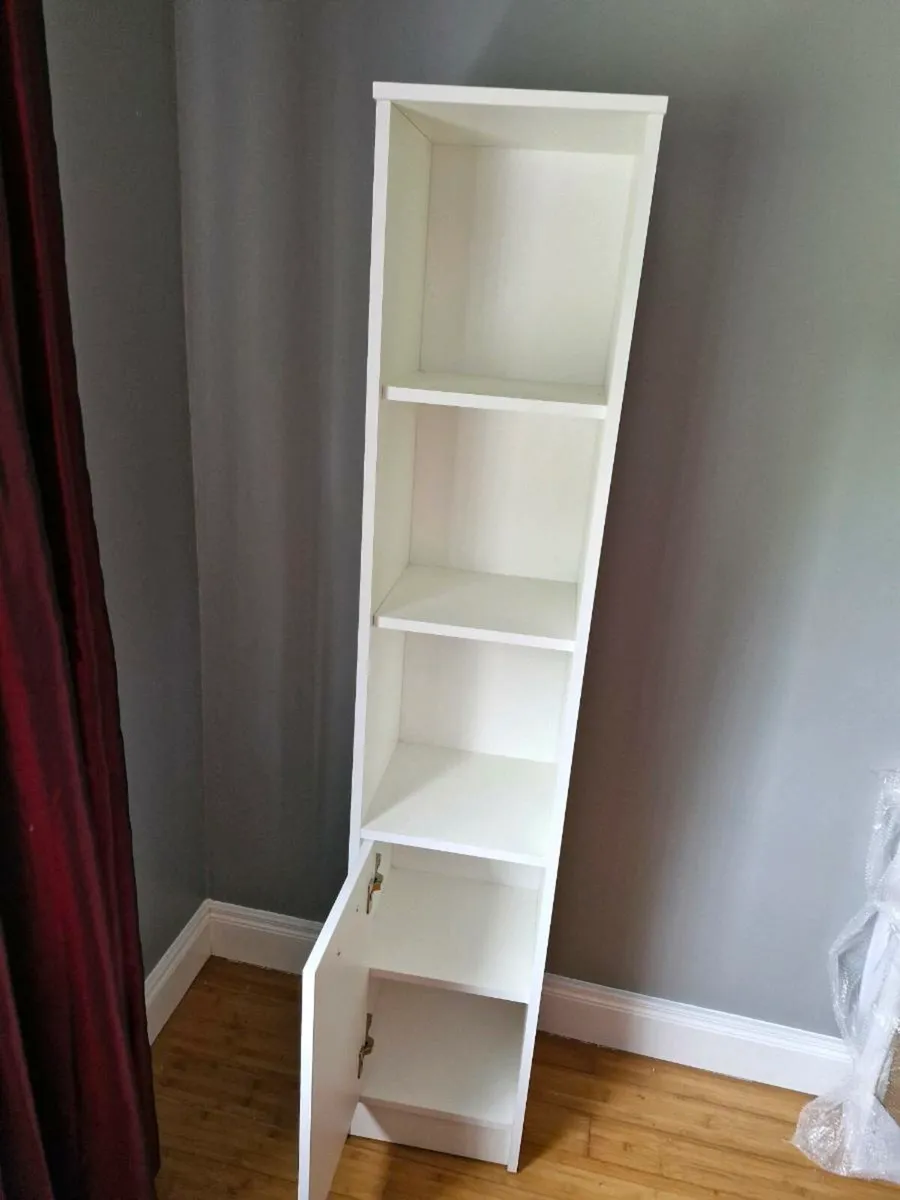 Bathroom/bedroom unit - Image 1