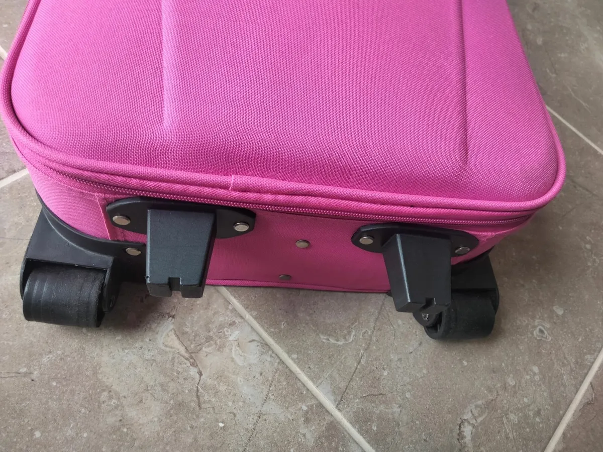 Cabin size suitcase - Image 2
