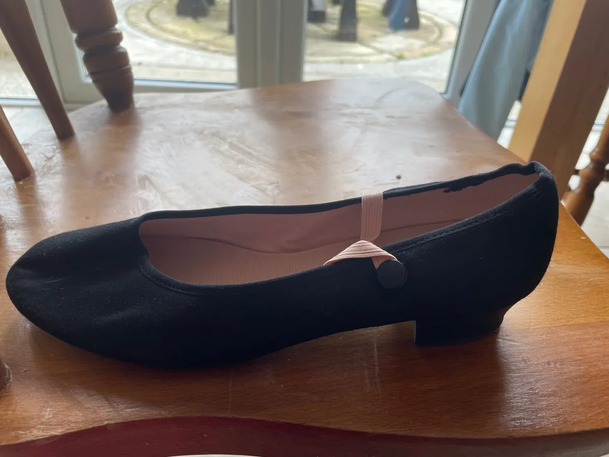 Free ballet shoes - Image 2