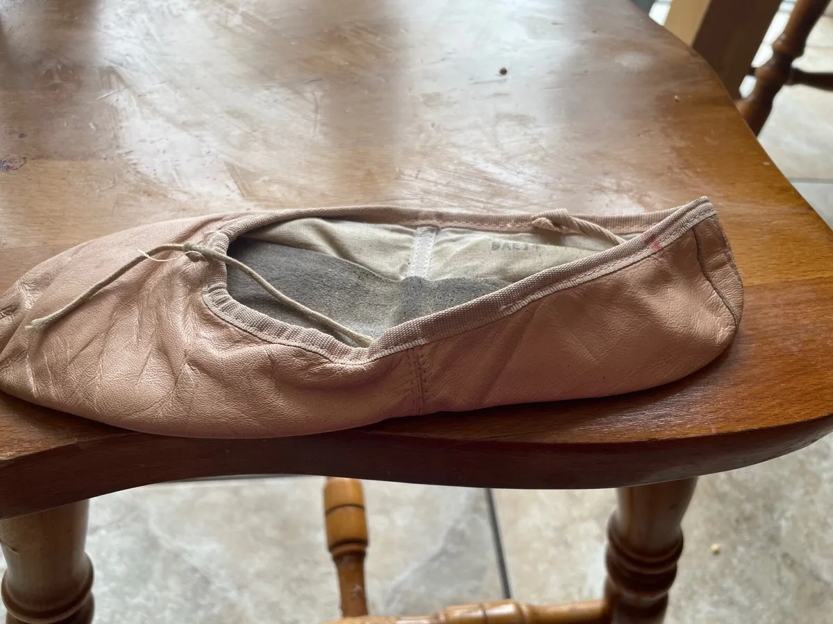 Free ballet shoes - Image 3
