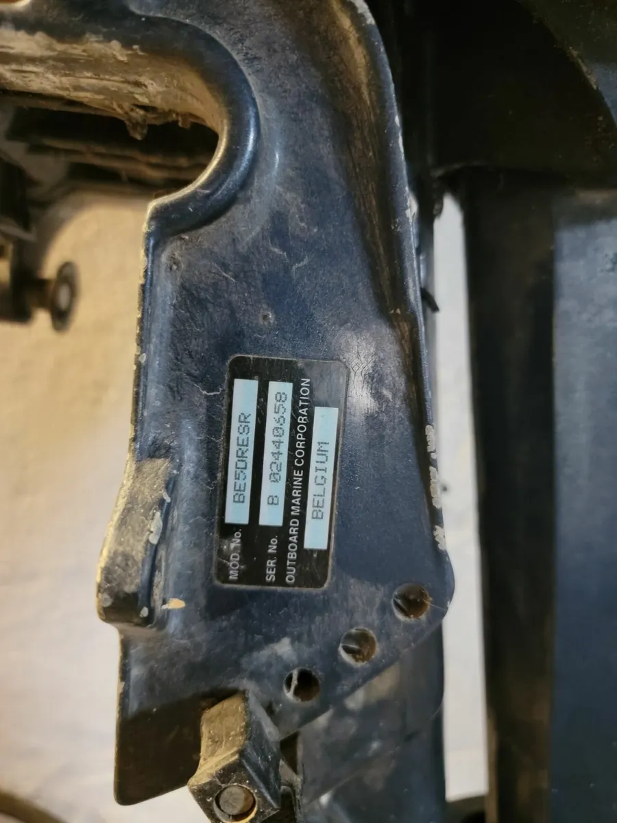EVINRUDE  5HP OUTBOARD ENGINE - Image 4