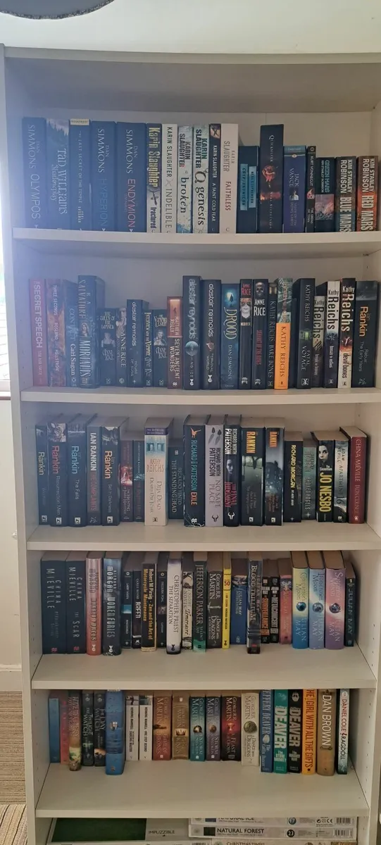 Good selection of books €2 each - Image 1