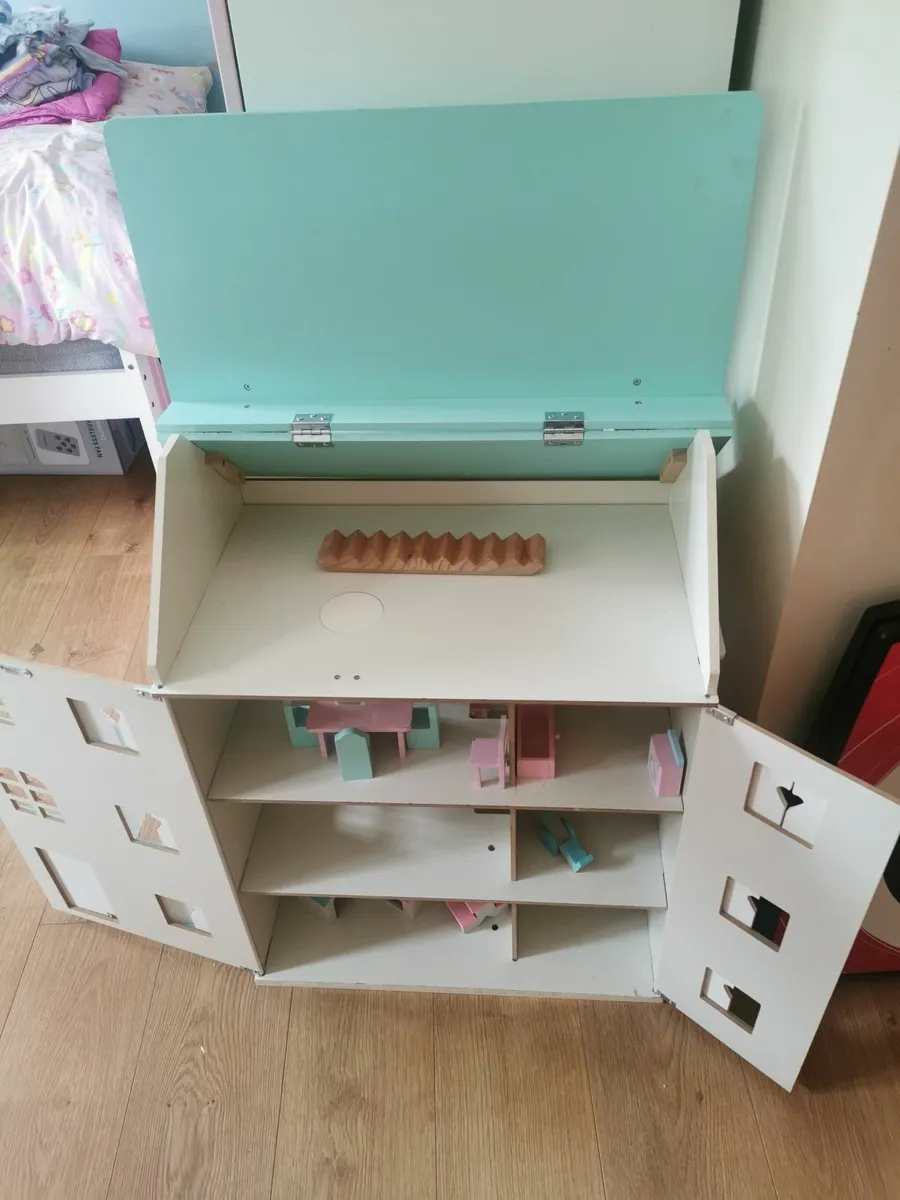 Dolls house - Image 2
