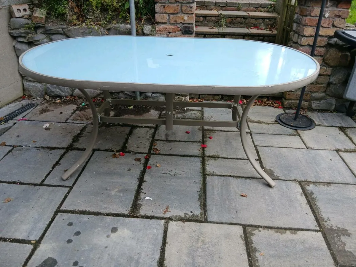 Patio table. - Image 2