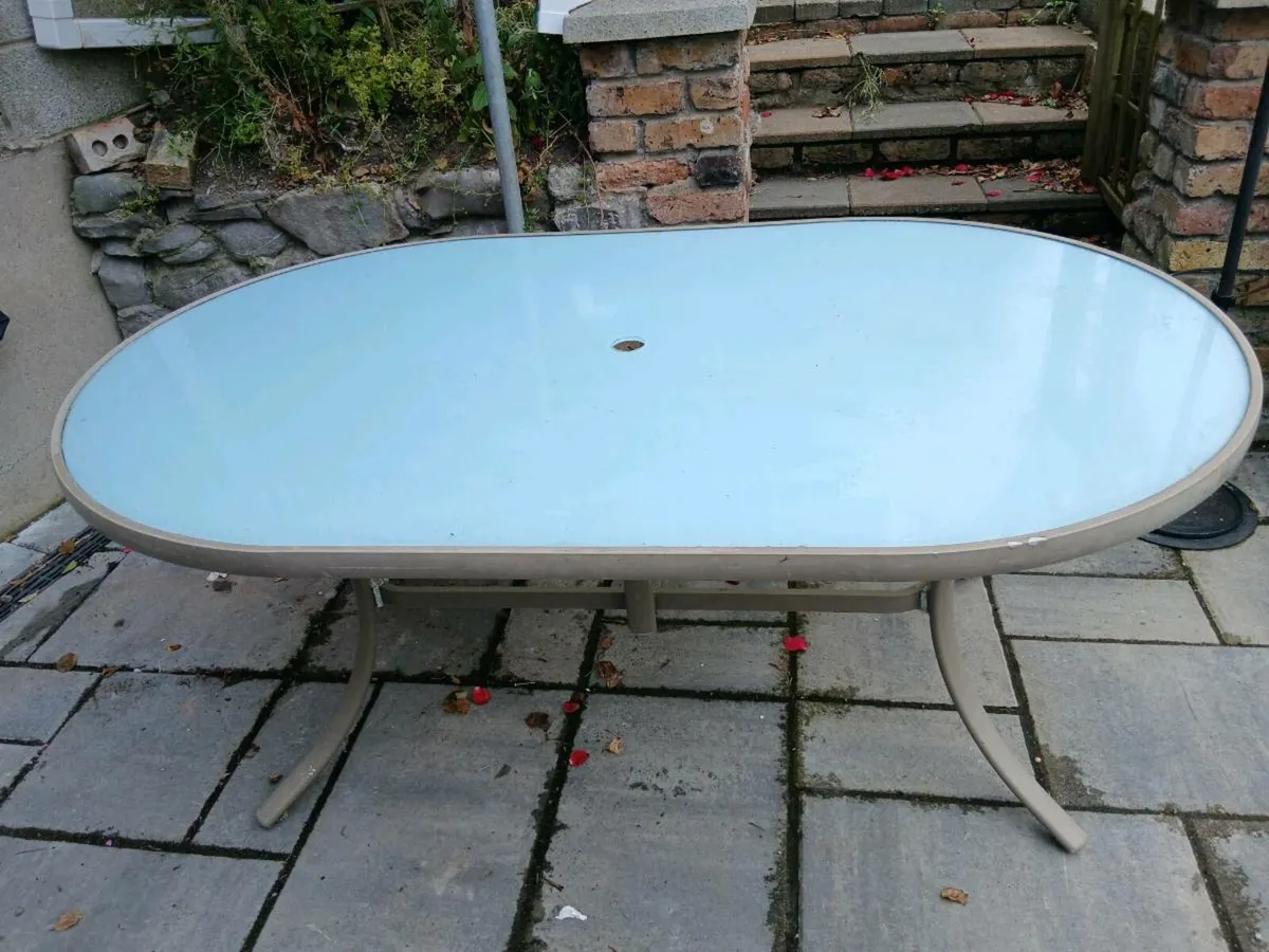 Patio table. - Image 4