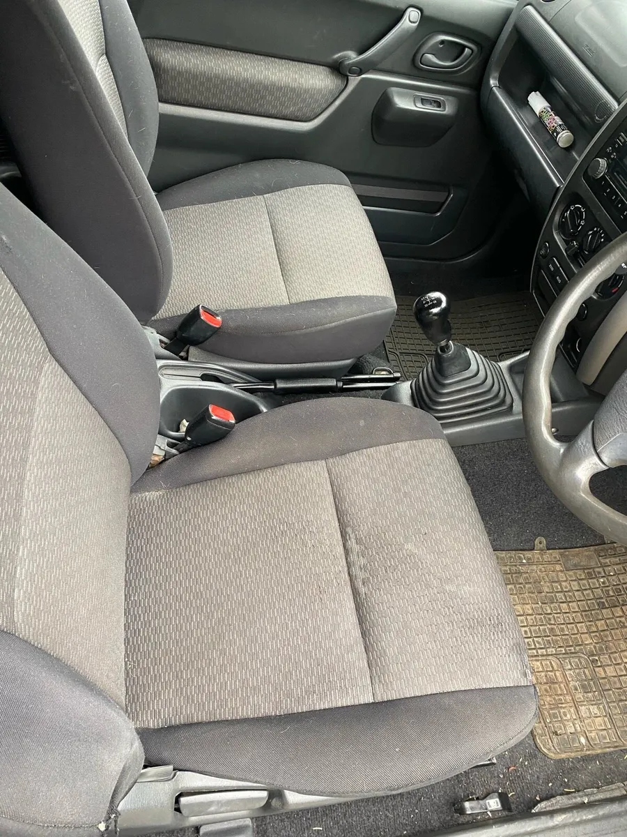 Car - Image 3
