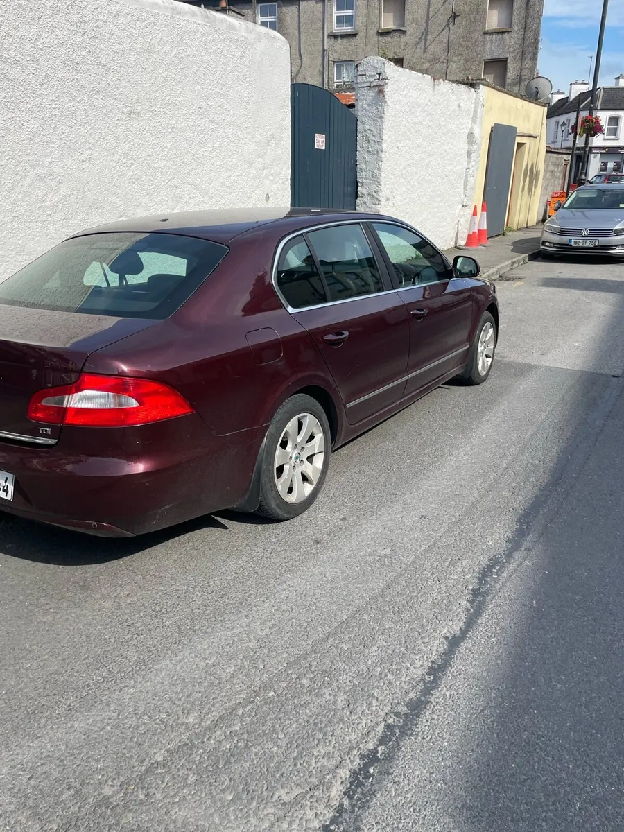Skoda Superb 2011 1.6 tdi - Image 4
