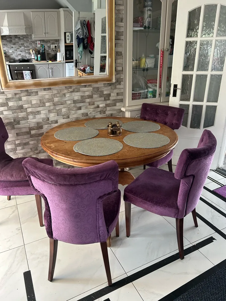 Solid oak kitchen table - Image 1