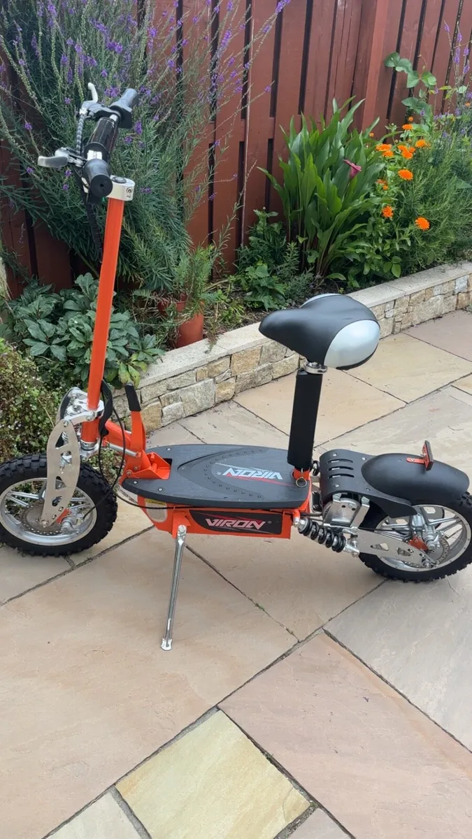 Electric scooter - Image 2