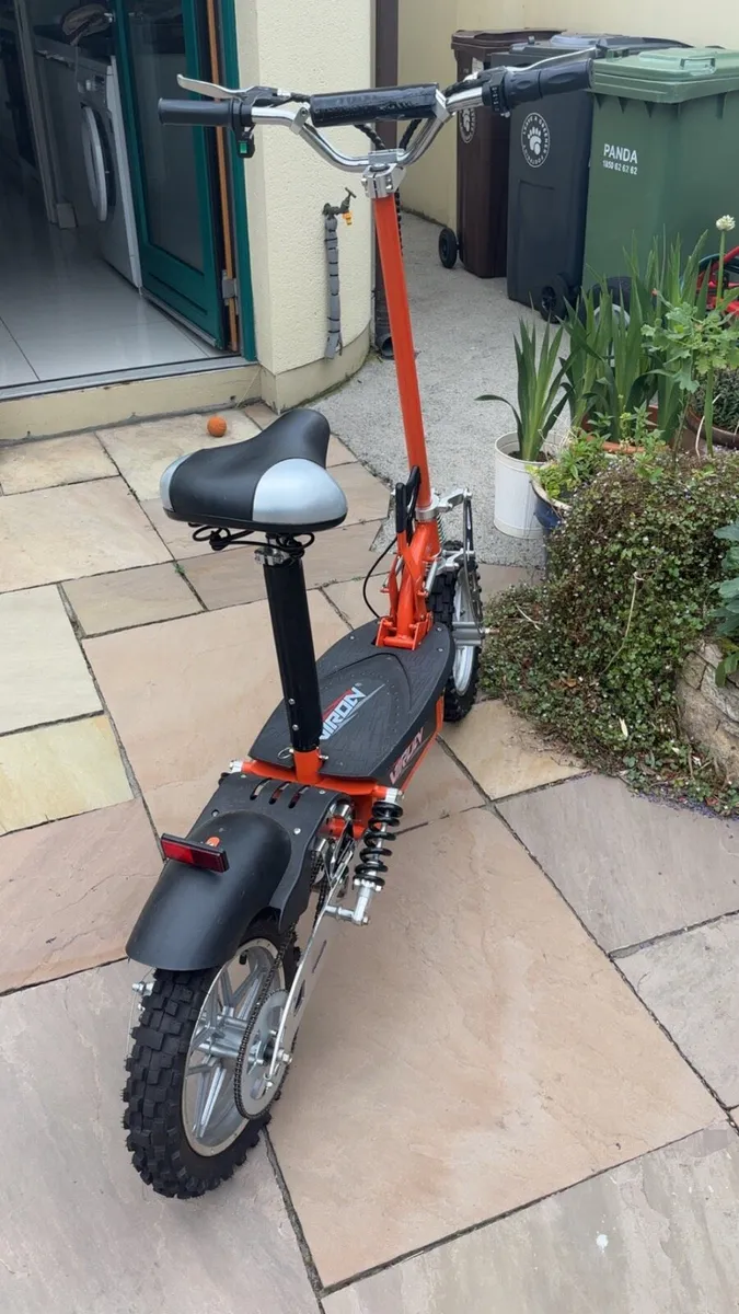 Electric scooter - Image 3